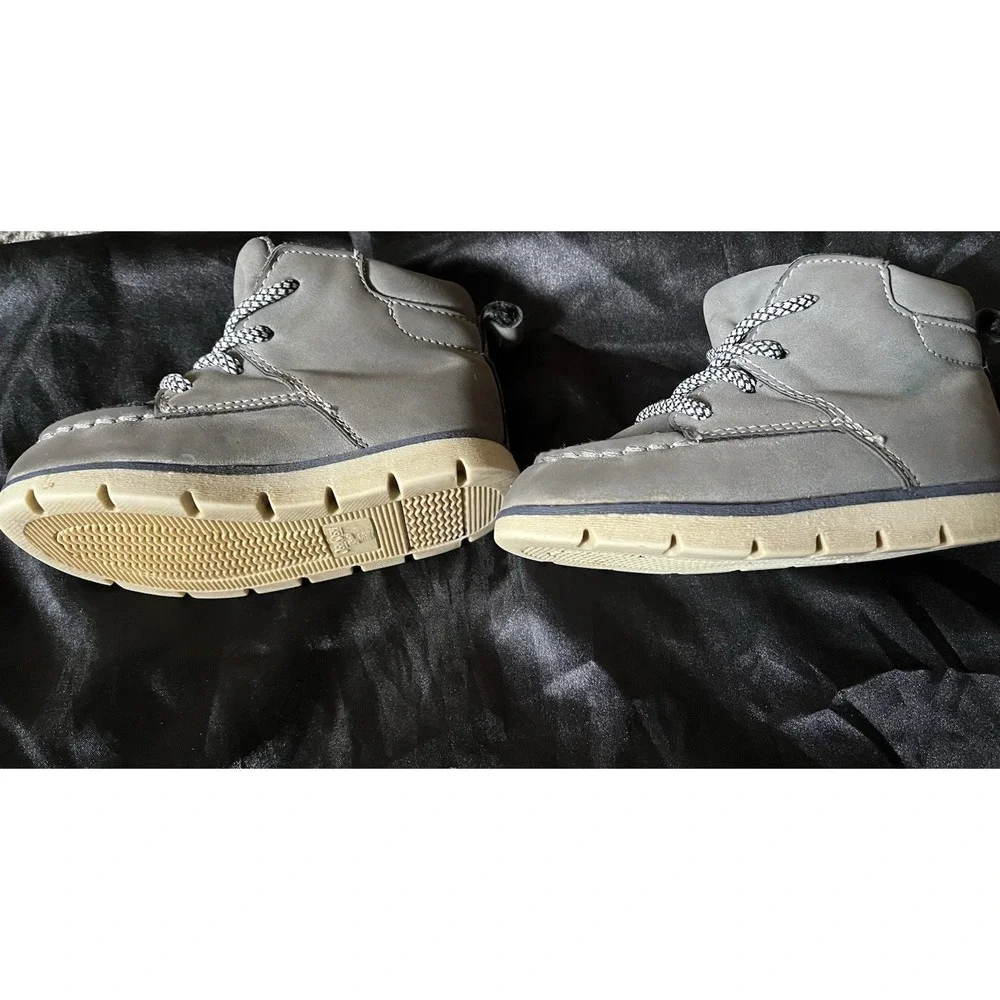 Oshkosh Bgosh Toddler Shoes Size 7 - Picture 3 of 5